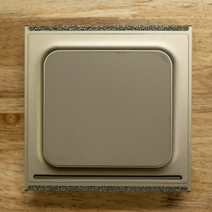 Nouveau supercalculateur de bureau IA personnel <span class=keywords><strong>DGX</strong></span> Spark à montage en rack – Lève un nouveau benchmark pour le développement IA local – Stock disponible - Product Image 5