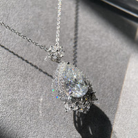 Pendentif goutte d'eau en moissanite de 6 carats de forme spéciale, en argent sterling S925 plaqué rhodium, incrusté d'une chaîne croisée de 10x14 mm