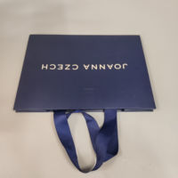 Özel Logo El Yapımı Lüks Kraft Giyim Ambalajı Karton Kağıt Çantalar Laminasyon Kurdele Pamuklu İp Saplı Butik Alışveriş Çantası
