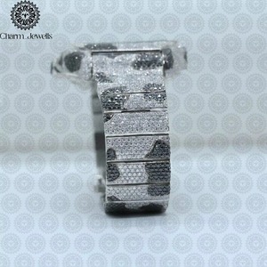 Montre-bracelet en diamant de qualité supérieure avec un ajustement confortable pour un usage quotidien et une collection de bijoux, disponible au meilleur prix - Product Image 1