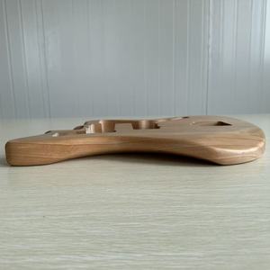 Cuerpo Jazz Master de aliso asiático con acabado pulido, ancho de boca de 56 mm para tamaño de mástil 56 - Product Image 6