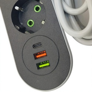 Regletas estándar europeas con tres enchufes USB y tipo C, las regletas más vendidas - Product Image 5