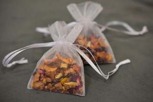 Sacs à parfum en organza blanc à pois personnalisés - Product Image 6