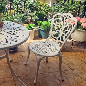 Stile europeo in alluminio fuso per esterni tavoli <span class=keywords><strong>e</strong></span> <span class=keywords><strong>sedie</strong></span> per cortile balcone Villa <span class=keywords><strong>giardino</strong></span> tempo libero ferro bianco <span class=keywords><strong>mobili</strong></span> <span class=keywords><strong>da</strong></span> <span class=keywords><strong>giardino</strong></span> - Product Image 2
