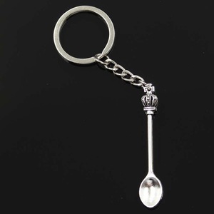 Mini cuillère fourchette métal porte-clés nouvelle mode classique couronne pendentif pour cuisine vaisselle Vintage bricolage métal support chaîne cadeau - Product Image 3