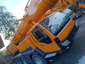 Camion grue hydraulique d'occasion XCT 100 tonnes marque chinoise XCA QY à vendre - Product Image 2