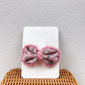 Set de Accesorios para el Cabello de Niña con Pinzas de Tela Brillante y Diseño de Helado para Fiestas, Venta al por Mayor - Product Image 4