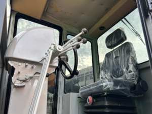 รถเกรดเดอร์ Caterpillar 140k รุ่นใหม่ล่าสุด สภาพดี พร้อมปั๊ม เกียร์บ็อกซ์ รถเกรดเดอร์มือสอง Cat140h - Product Image 6