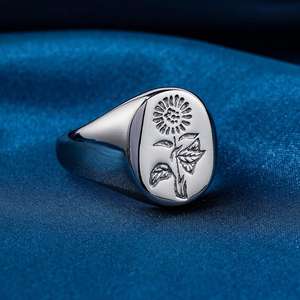 Nouveauté, bague signet personnalisée en forme de tournesol, bijoux anti-ternissement, minimaliste, plaquée or, en acier inoxydable, gravée - Product Image 4