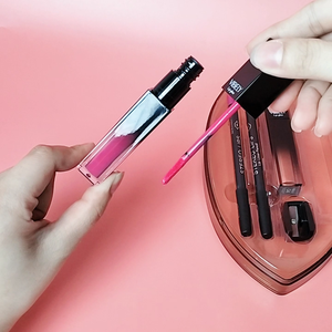 Ensemble de gloss et de <span class=keywords><strong>crayon</strong></span> à <span class=keywords><strong>lèvres</strong></span> en gros, <span class=keywords><strong>contour</strong></span> <span class=keywords><strong>des</strong></span> <span class=keywords><strong>lèvres</strong></span> lisse et longue durée, <span class=keywords><strong>crayon</strong></span> à <span class=keywords><strong>lèvres</strong></span> avec taille-<span class=keywords><strong>crayon</strong></span> - Product Image 6