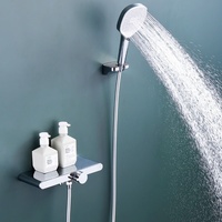 Ensemble de robinetterie de douche mural thermostatique gris anthracite moderne et minimaliste avec touches de style piano en laiton et rail coulissant réglable