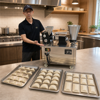 Machine automatique de fabrication de samosas triangulaires, de tourtes à la viande, de dumplings, d'empanadas demi-lune, de pierogis, de pelmenis et de pâtes pour la Colombie, le Chili et le Pérou