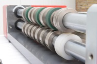 Machine électrique multifonctionnelle de 950mm pour rainer et perforer le papier avec moteur et composants de noyau d'engrenage de haute qualité