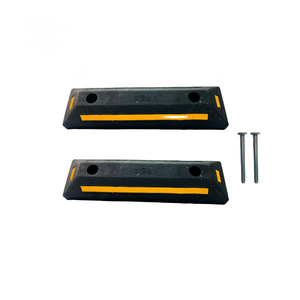 Butée de roue en caoutchouc pour voitures avec boulons de serrage offerts – Solution de stationnement durable, sûre, sécurisée, robuste et fiable pour véhicules - Product Image 1