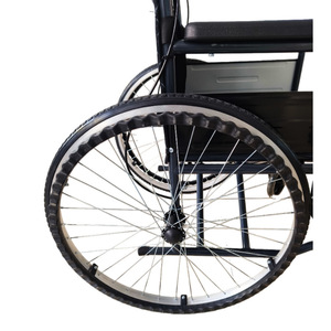 Silla de ruedas Tianjin Kangli con asiento acolchado, 1050 mm, ligera, con ruedas anchas para la movilidad de personas mayores - Product Image 2