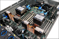 Servidor ThinkSystem SR950 V3 8U Compatible con 16x E3.S EDSFF PCIe 5.0 NVMe o hasta 16x 2.5 SSDs SAS/SATA y Ocho Procesadores Intel