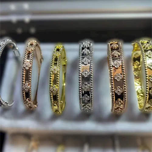 Fascino di moda all'ingrosso quadrifoglio in acciaio inossidabile placcato oro 18 carati braccialetto caleidoscopio Clovers braccialetto gioielli per le donne