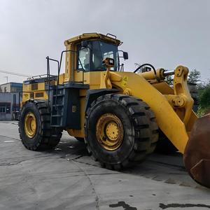 Chargeuse sur pneus Komatsu WA600 d'occasion, d'origine japonaise, 52 tonnes, grande chargeuse frontale, godet de 6,4 m³ pour l'exploitation en carrière - Product Image 1