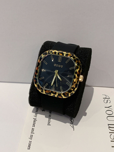 Nuevo Reloj de Mujer con Esfera Grande, Correa de Silicona, Casual, Neutro, Resistente al Agua, con un Diseño Único de Leopardo - Product Image 5