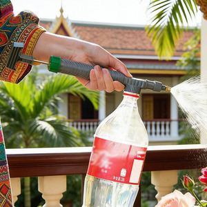 Handheld Manual Pressure Sprayer 1 Liter Plastic Watering Nozzle Garden Use - Product Image 2
