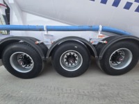 Semi Trailer Tangki Semen 3 As Roda dengan Pompa Udara dan Suspensi Mekanis Terlaris