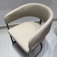 Chaise de salle à manger de luxe légère et confortable avec dossier rembourré en PU, style italien, couleur crème, pour salon et bureau à domicile
