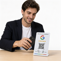 Support de table NFC en PVC |   Support de table en PVC personnalisé avec carte magnétique NFC et impression CMYK pour les avis Google et les médias sociaux