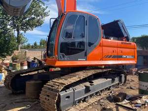 CE Promotion : Excavatrices sur chenilles d'occasion Doosan DX300 de 30 tonnes avec moteur, pompe à engrenages, moteur et accessoire de pince hydraulique - Product Image 4