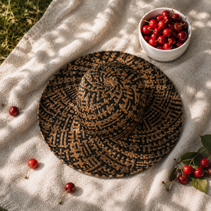 Sombrero de paja Lontar unisex para adulto, ajustable, casual, con diseño dibujado a mano y bordado, de Indonesia, con protección solar y protección UV para la playa - Product Image 2