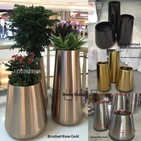 Vas Bunga Berbentuk Drum dari Baja Tahan Karat dengan Lapisan Elektroplating Desain Modern Minimalis Dapat Disesuaikan untuk Tanaman Hijau