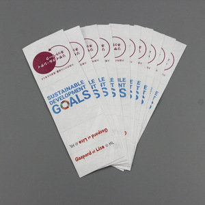 Tùy Chỉnh Thân Thiện Với Môi Sang Trọng Không Thấm Nước Tái Sử Dụng Matte Kết Thúc Giấy Hangtags Với Biểu Tượng Tùy Chỉnh In Nhãn Cho Quần Áo Giày - Product Image 4