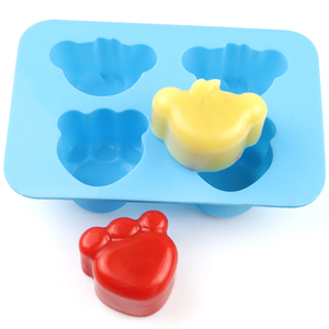 Moule en silicone réutilisable pour résine, savon et bougies, en forme de 4 ours et de pieds, pour la fabrication artisanale de gâteaux, savons, résines et bonbons DIY - Product Image 1