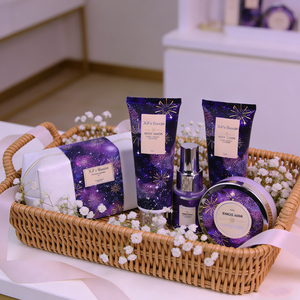 Ensemble de soins corporels pour enfants Starry Night Travel, 4 pièces |   Ensemble de <span class=keywords><strong>spa</strong></span> biologique à base de plantes |   Coffret cadeau parfumé personnalisé - Product Image 1