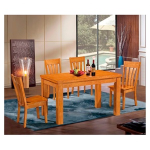 Juego de Mesa de Comedor de Madera Maciza de Estilo Moderno con 4 Sillas, Ideal para el Comedor - Product Image 1