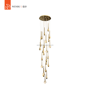 Lustre de luxe en alliage et en grappe de cristaux pour escalier de villa - Product Image 1