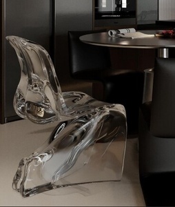 Table Ronde Créative en Résine Transparente Irrégulière Effet Cristal Ondulé avec Base en Fibre de Verre et Pétales pour Chambre d'Hôtel Modèle - Product Image 5