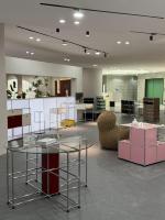 Luxuriöser Modularer Edelstahlschrank Modernes Design Platzsparend Langlebig Pflegeleicht Gehärtete Glasoption Vielseitig Einsetzbar für Hotels
