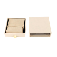 Boîte-cadeau rigide de bijoux de logo personnalisé de luxe avec pochette doublée d'éponge Stratification mate écologique et revêtement UV de Chine