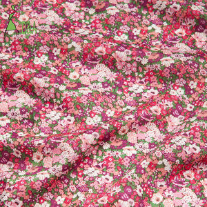 Tissu <span class=keywords><strong>Thorpe</strong></span> 100% coton de haute qualité, imprimé floral rose style années 80, pour vêtements, chemises et artisanat - Product Image 4