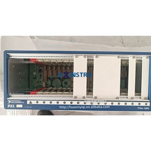 Châssis National Instruments NI PXIe-1095 à dix-huit emplacements 785971-01 avec deux alimentations électriques remplaçables à chaud H - Product Image 1