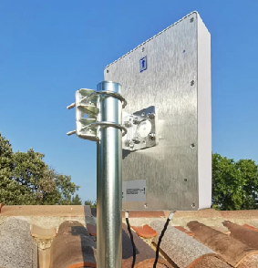 Antena Inalámbrica Direccional Vertical para Exteriores e Interiores de Alta Ganancia 14dBi 4G LTE 698-2700MHz para Montaje en Pared - Product Image 5