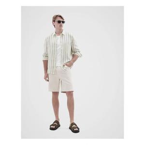 Camisa Contemporánea para Hombre, Diseñada para Armarios Modernos, con Ajuste Equilibrado, Acabado Impecable y Comodidad para Todo el Día - Product Image 4