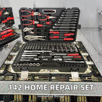 Ensemble d'outils à main professionnels avec clés à cliquet, douilles, pinces, tournevis et mallette de transport pour la réparation automobile et le bricolage