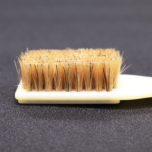 Brosse douce en poils de porc pour nettoyer les noix et les perles Rudraksha, manche léger en PP, usage domestique - Product Image 3