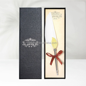 一体式白色羽毛金属钢笔0.5毫米书写宽度不锈钢笔尖带礼品盒包装书写 - Product Image 1