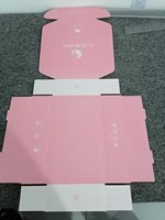 Maßgefertigte Karton-Geschenkboxen für Parfüm Recycelbare Langlebige Recycelte Rosa Wellpappe-Schachtel