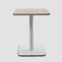 Ensemble de table et de chaises de restaurant en métal durable, écologique et moderne pour hôtel et école