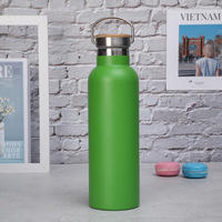Bouteille d'eau sport isotherme en acier inoxydable vert 750 ml, tasse de sport d'extérieur, gobelet de cyclisme, tasse de voyage avec couvercle à poignée en bambou