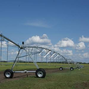 Système d'irrigation à pivot central de haute qualité avec double pulvérisation pour moteur de contrôle IoT des terres agricoles de 60ha et culture efficace de la boîte de vitesses - Product Image 1