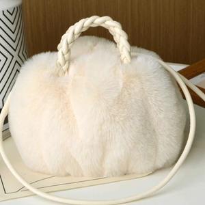 Bolsos de Mano Elegantes de Piel de Conejo para Mujer, Otoño Invierno, Bolsos de Hombro Cruzados al por Mayor, Diseño de Calabaza, Temática de Nubes - Product Image 6